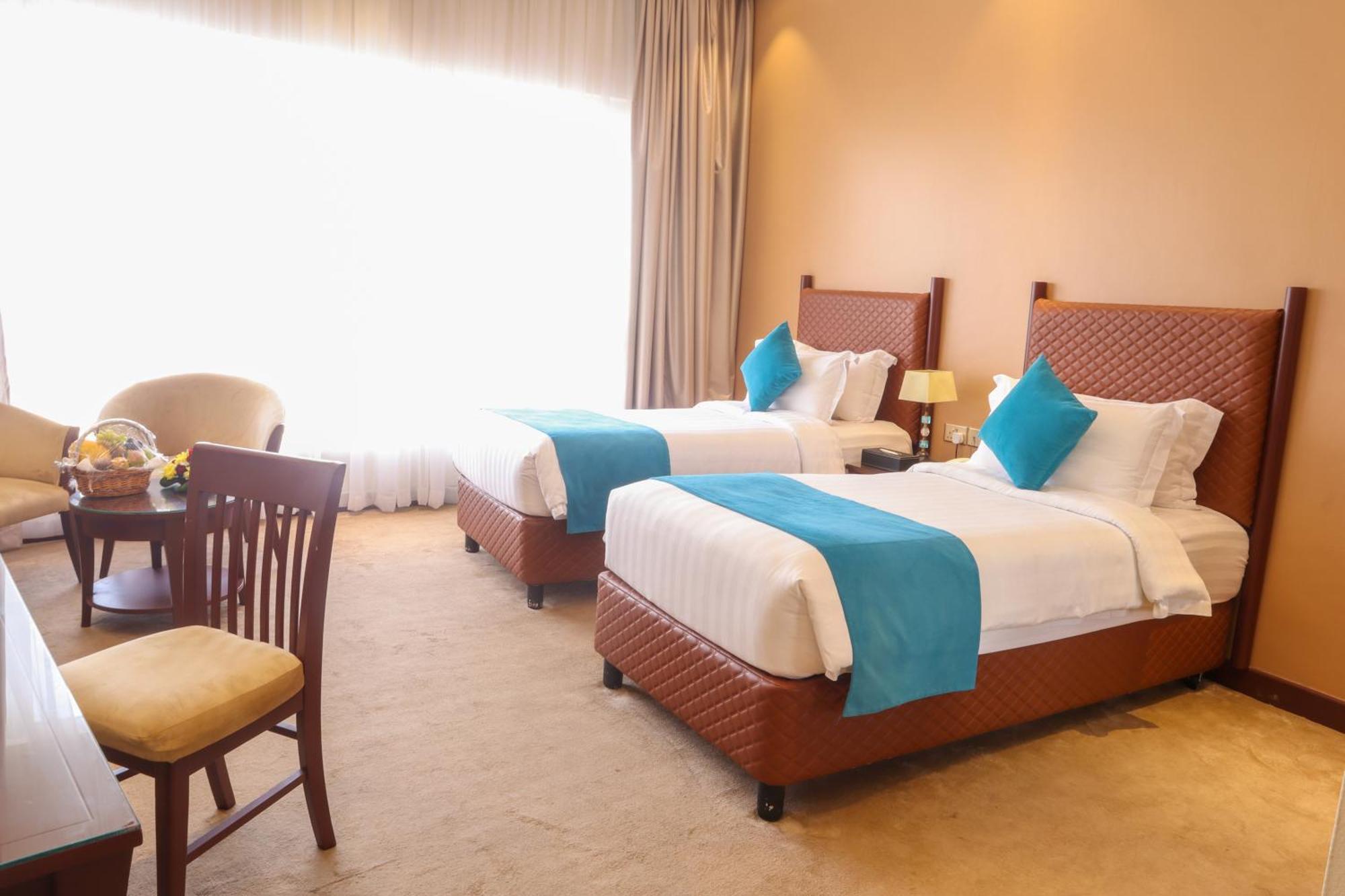 מנאמה Happy Days Hotel מראה חיצוני תמונה