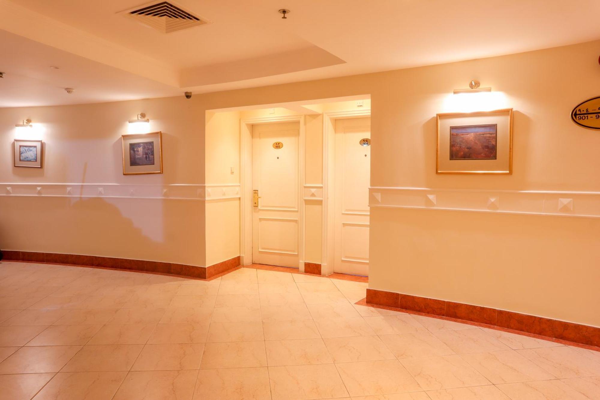 מנאמה Happy Days Hotel מראה חיצוני תמונה