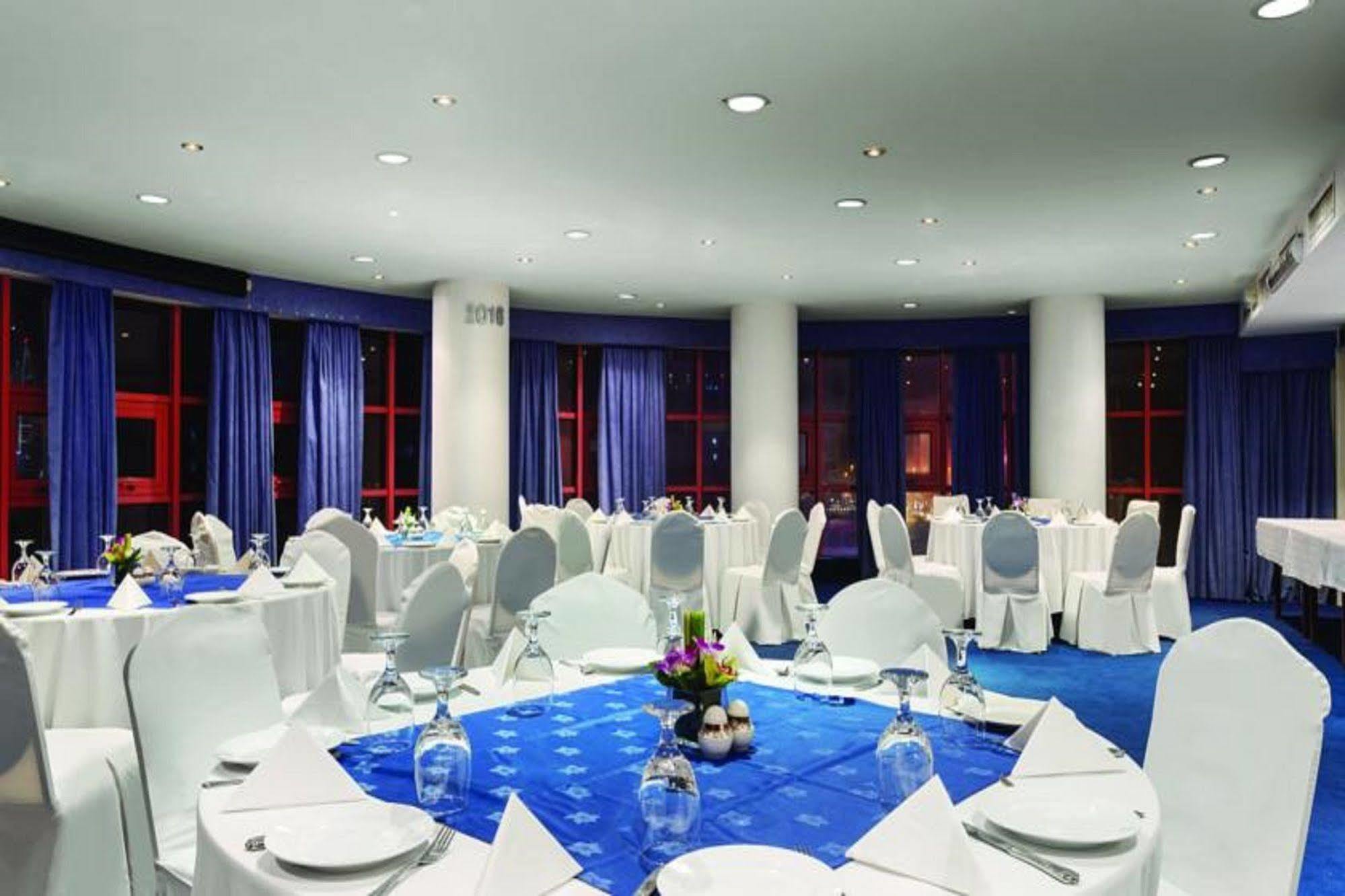 מנאמה Happy Days Hotel מראה חיצוני תמונה