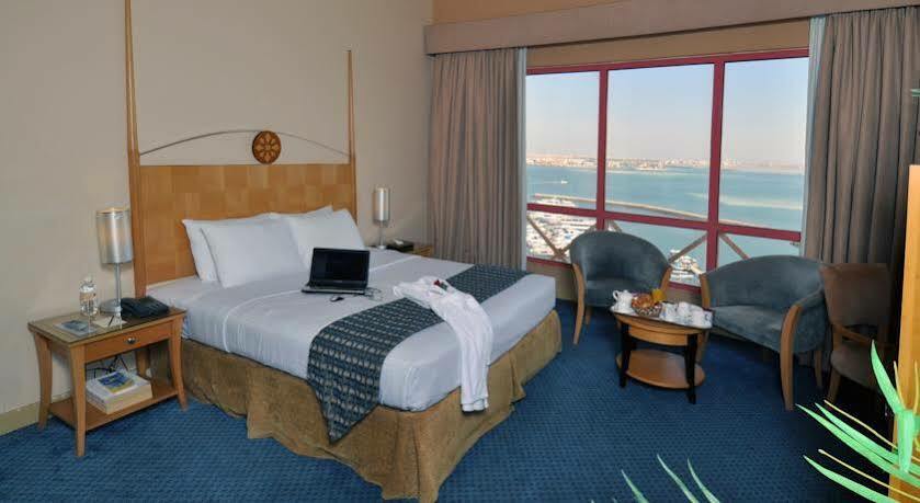 מנאמה Happy Days Hotel מראה חיצוני תמונה